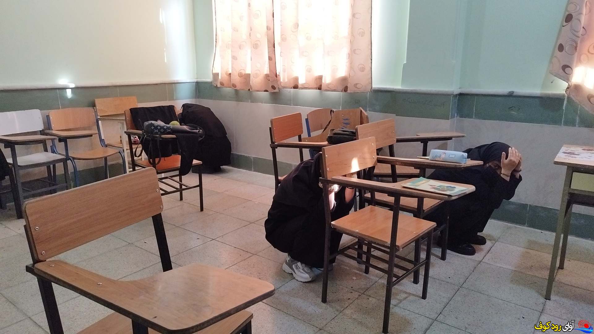 مانور سراسری زلزله و ایمنی در دبیرستان حجاب لنده برگزار شد + گزارش تصویری