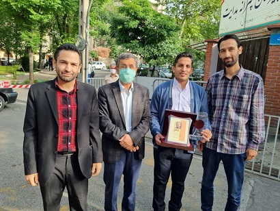 از محمود احمدی‌نژاد به مناسبت ۱۲ اردیبهشت، روز معلم قدردانی شد