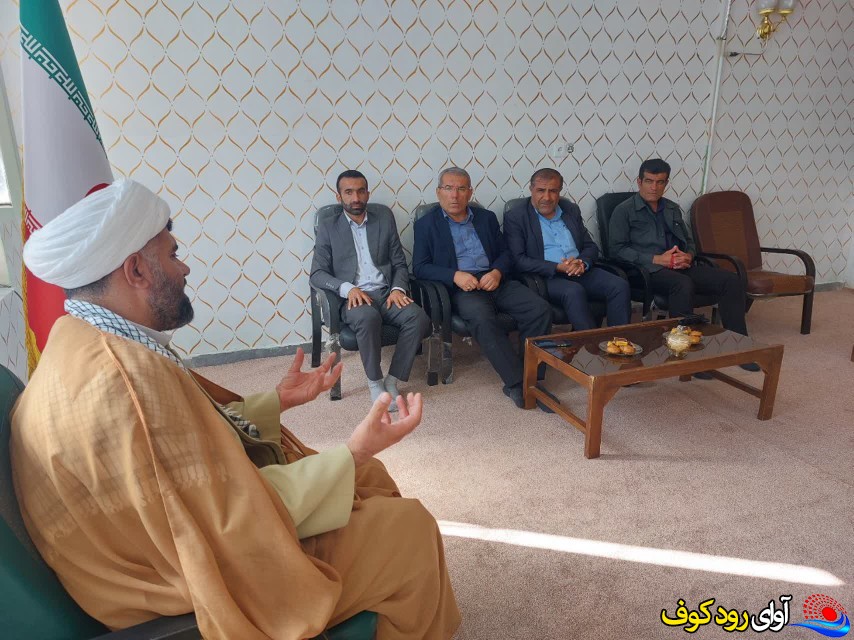 دیدار شهردار و شورای شهر لیکک با امام جمعه بهمئی / تصویر