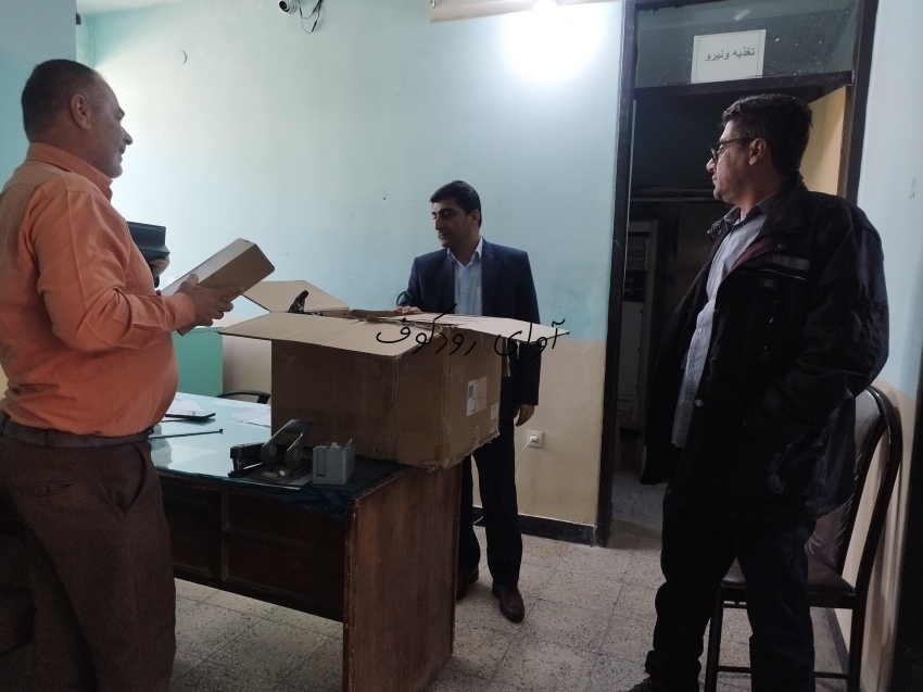 فرماندار لنده سرزده از ادارات شهر لنده بازدید کرد فرماندار لنده سرزده از ادارات شهر لنده بازدید کرد