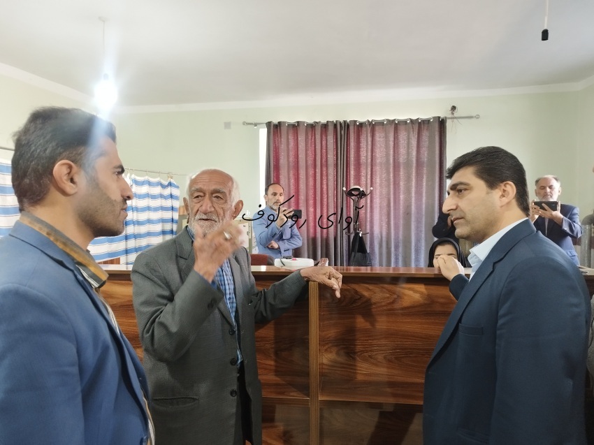 فرماندار لنده سرزده از ادارات شهر لنده بازدید کرد فرماندار لنده سرزده از ادارات شهر لنده بازدید کرد