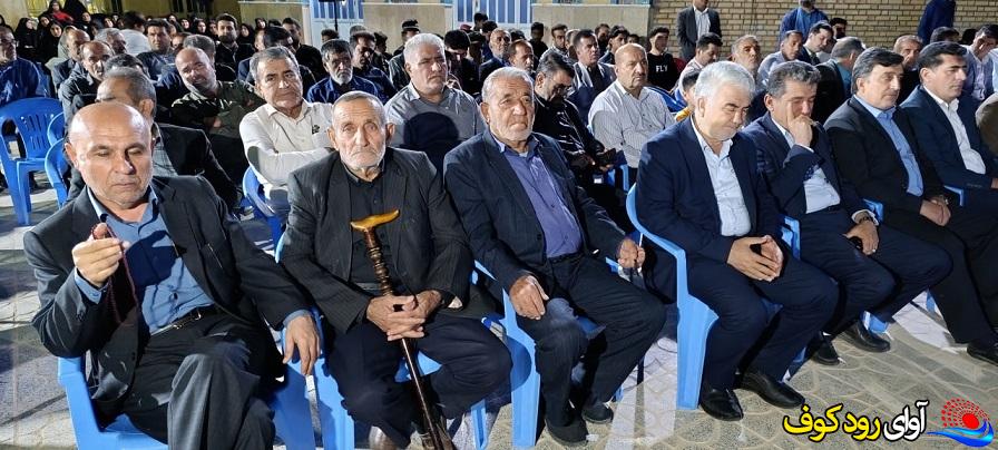 با حضور معاون سیاسی امنیتی استاندار ، مردم  و مسئولان
یادواره 7 شهید منطقه گچ بلند شهرستان بهمئی برگزار شد.